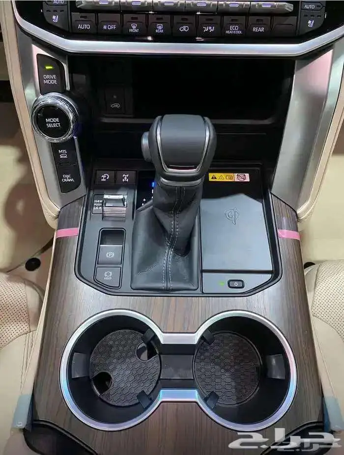 تويوتا جي اكس ار 4 2025 ابيض بنزين سعودي 9