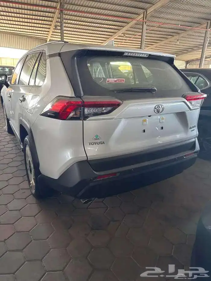 تويوتا راف فور XLE بنزين 2025 سعر 117470 3