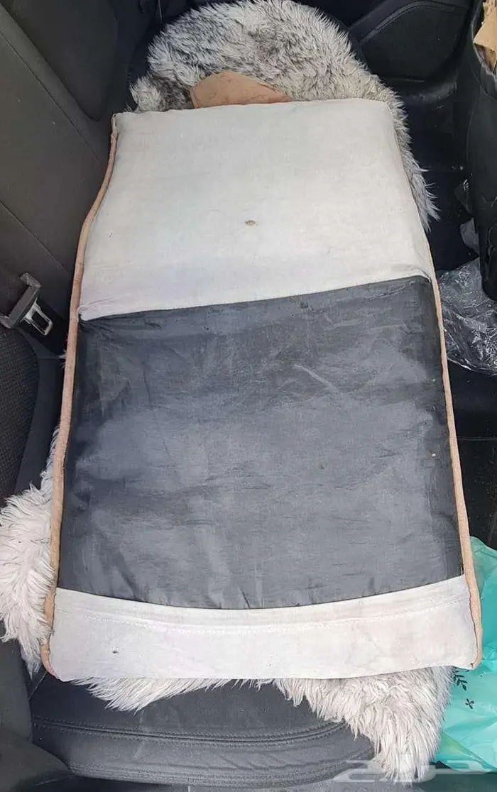 كراسي الرحلات عدد 3 من السنيدي سدو عدد 2 واحد عادي 4