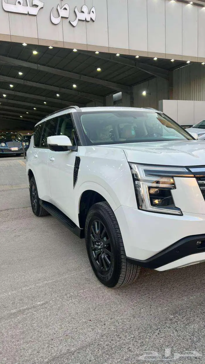 نيسان باترول SE موديل 2025- معرض خلف للسيارات 1