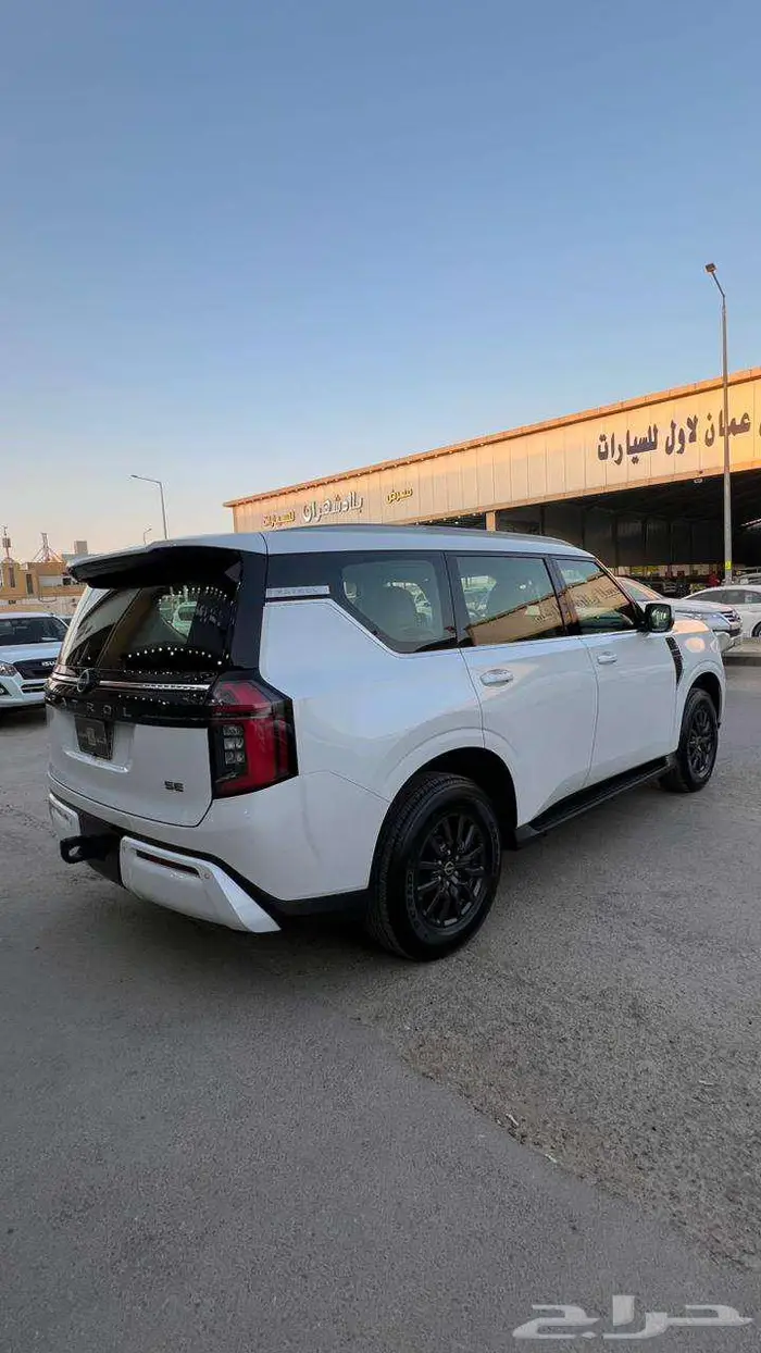 نيسان باترول SE موديل 2025- معرض خلف للسيارات 4