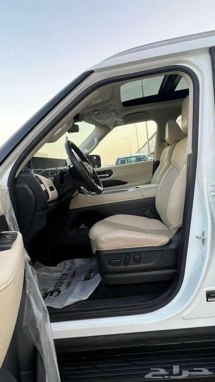 نيسان باترول SE موديل 2025- معرض خلف للسيارات 9