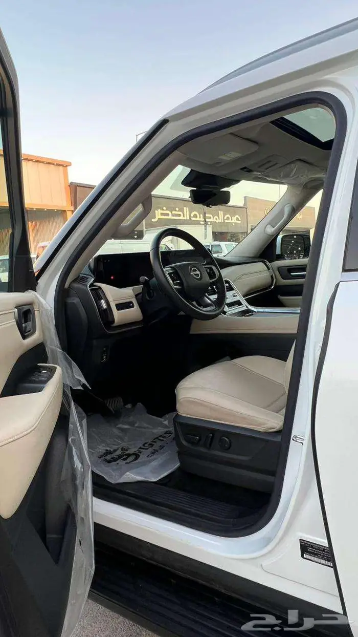 نيسان باترول SE موديل 2025- معرض خلف للسيارات 13