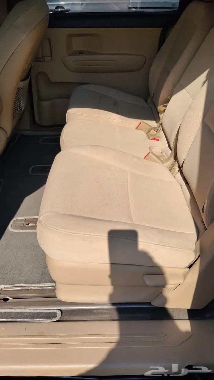 سيارة كيا كارنيفال 5