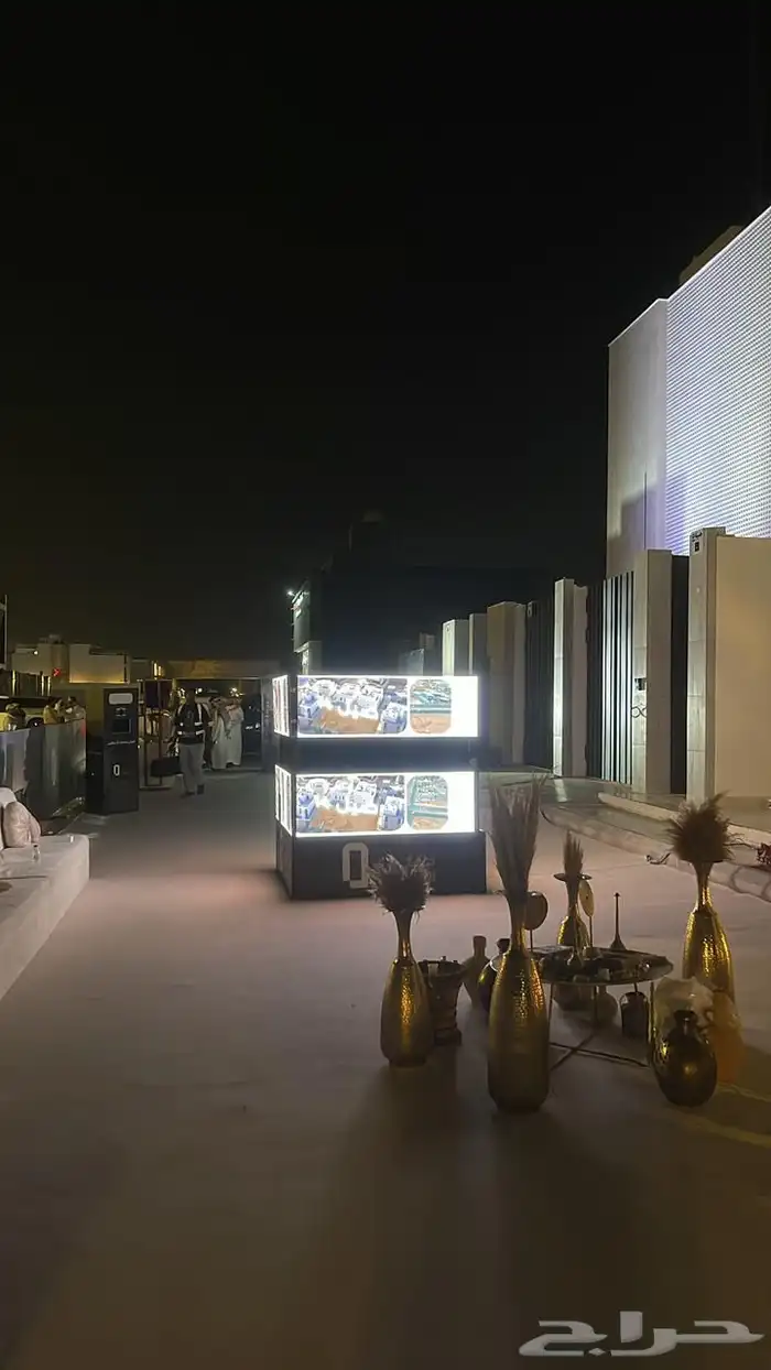 تنظيم بوثات شاشات عرض عملاقه وتفاعليه 10