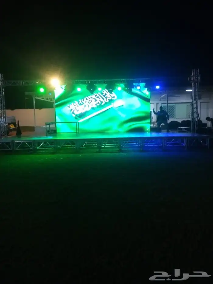 تنظيم حفلات وفتتحات تاجير شاشات مسارح استيج خشب استيج زجاج 3