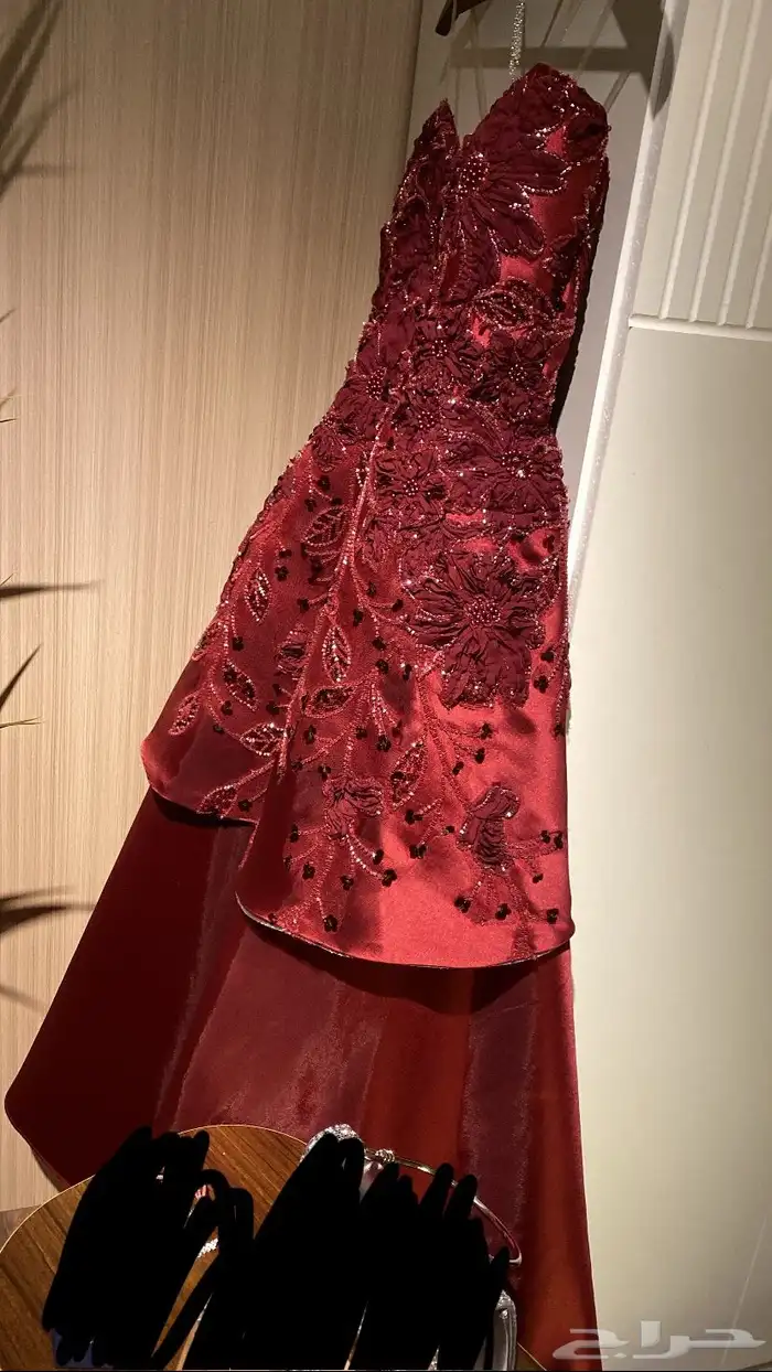 الفستان جديدد انلبس 4 ساعات ومقاسه s و xs وفيه ربطات من ورا 5