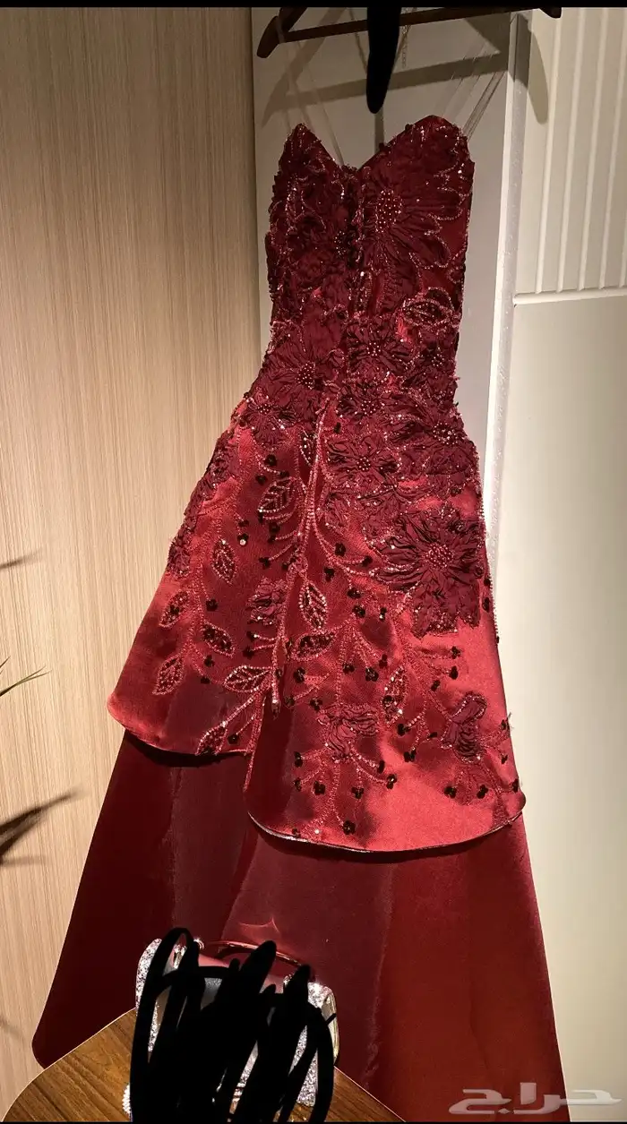 الفستان جديدد انلبس 4 ساعات ومقاسه s و xs وفيه ربطات من ورا 2