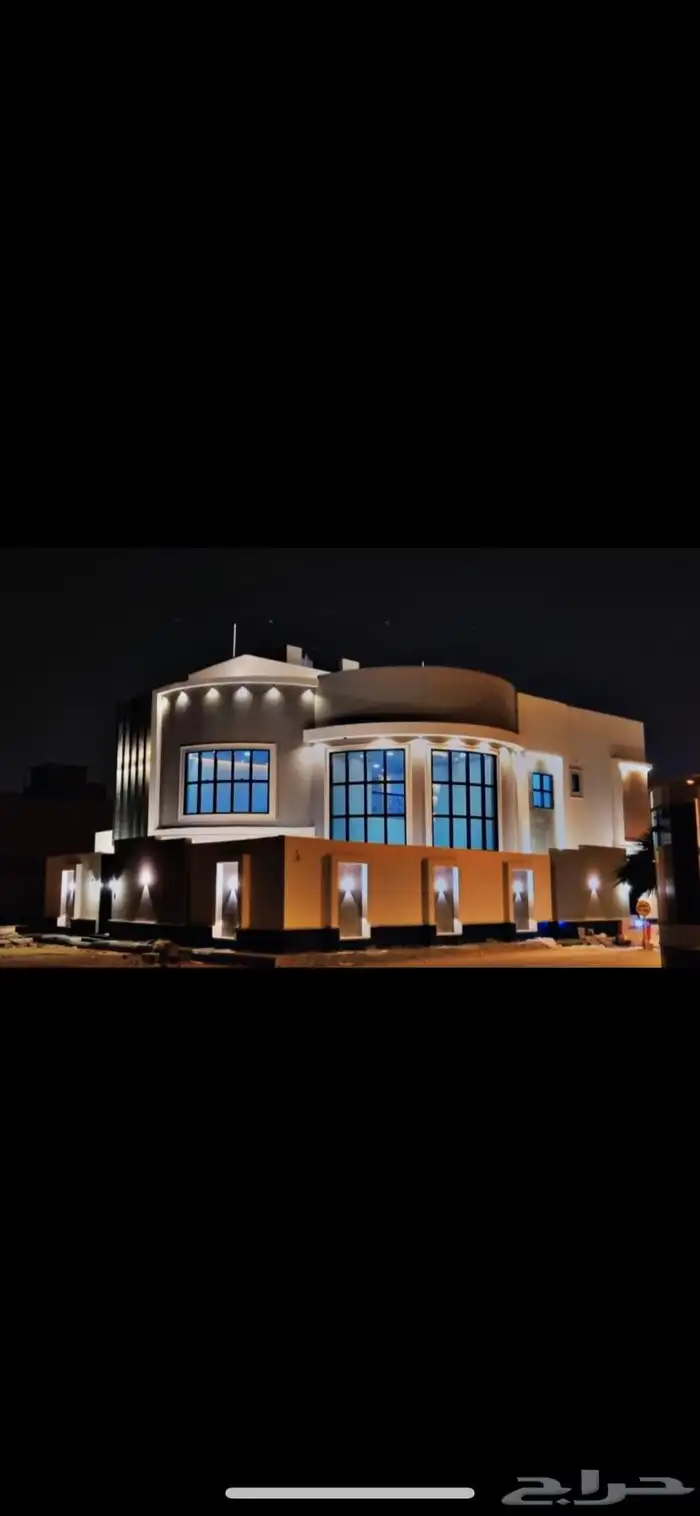 فيلا للبيع على 3 شوارع 0