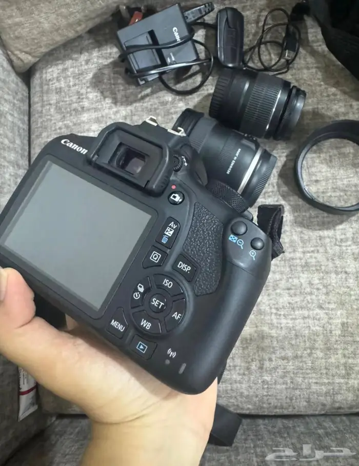 كاميرا 1300d مع عاديتين وشنطه وجميع مستلزماتها 1