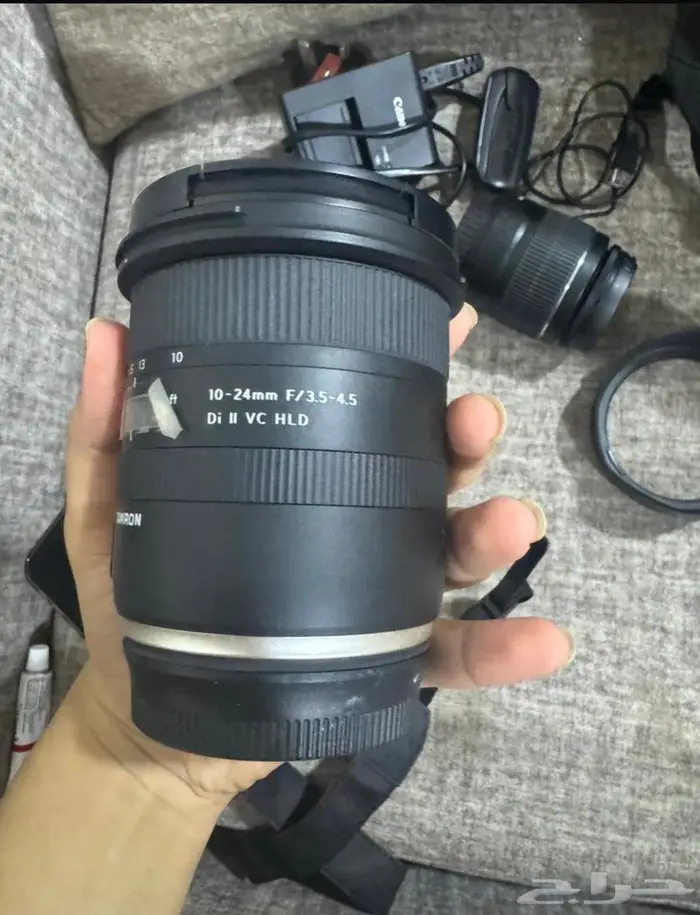 كاميرا 1300d مع عاديتين وشنطه وجميع مستلزماتها 3