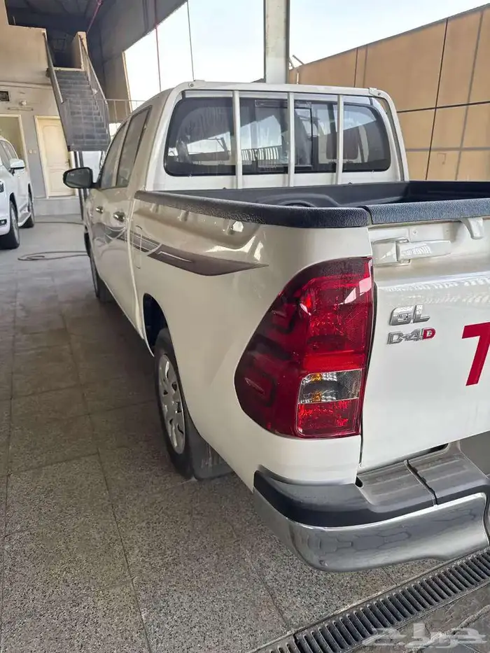 تويوتا هايلوكس غمارتين ديزل GLموديل 2025 عرض الجزيره 4