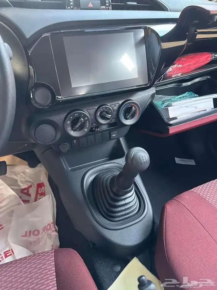 تويوتا هايلوكس غمارتين ديزل GLموديل 2025 عرض الجزيره 8