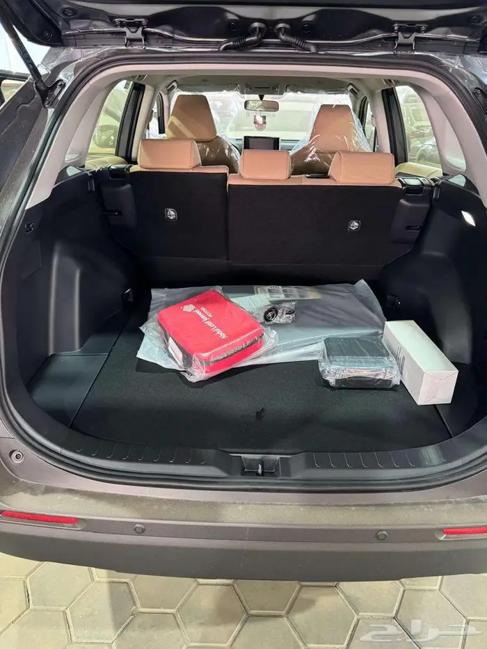 تويوتا راف فور LE بنزين ستاندر دفع رباعي 2025 سعر 103095 9