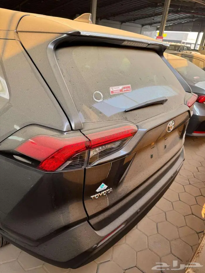 تويوتا راف فور LE بنزين ستاندر دفع رباعي 2025 سعر 103095 4