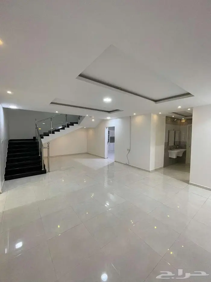للايجار فيلا سكنية بعنيزة حي الفاخرية 685 6