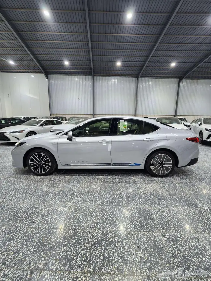 كامري LE هايبرد 2025 السعر 118450 3