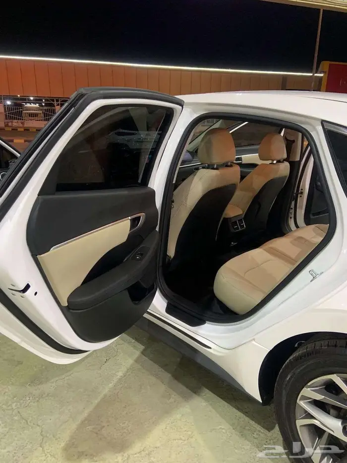 هيونداي سوناتا 2021 مستورد كوري بنزين شاشه كاميرا 2.0 18