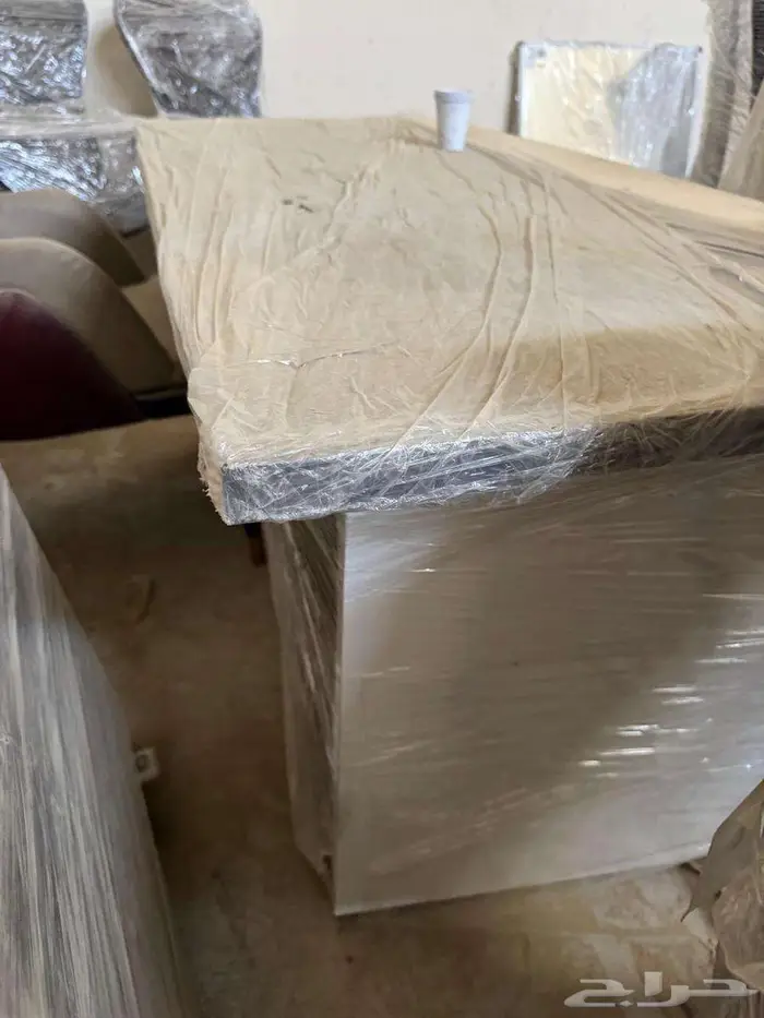 مكاتب خشبيه راقية بتصميم عصري 1