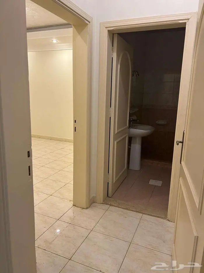 شقة في حي الفيصلية 8