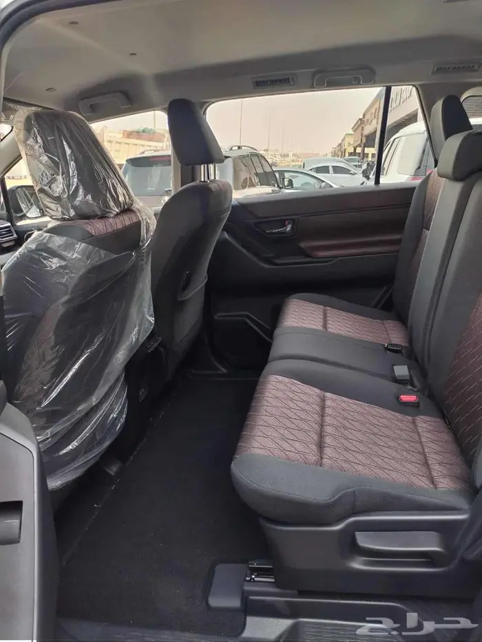 تويوتا انوفا 2026 بنزين GL 2.0 عبداللطيف جميل 8