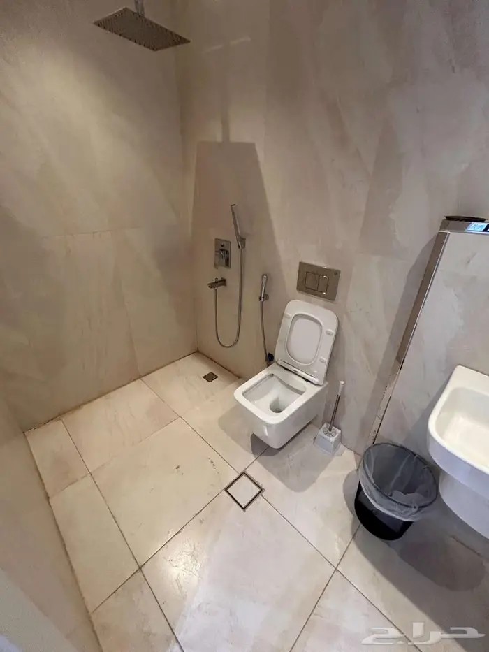 شقة مجددة بالكامل للإيجار السنوي 13