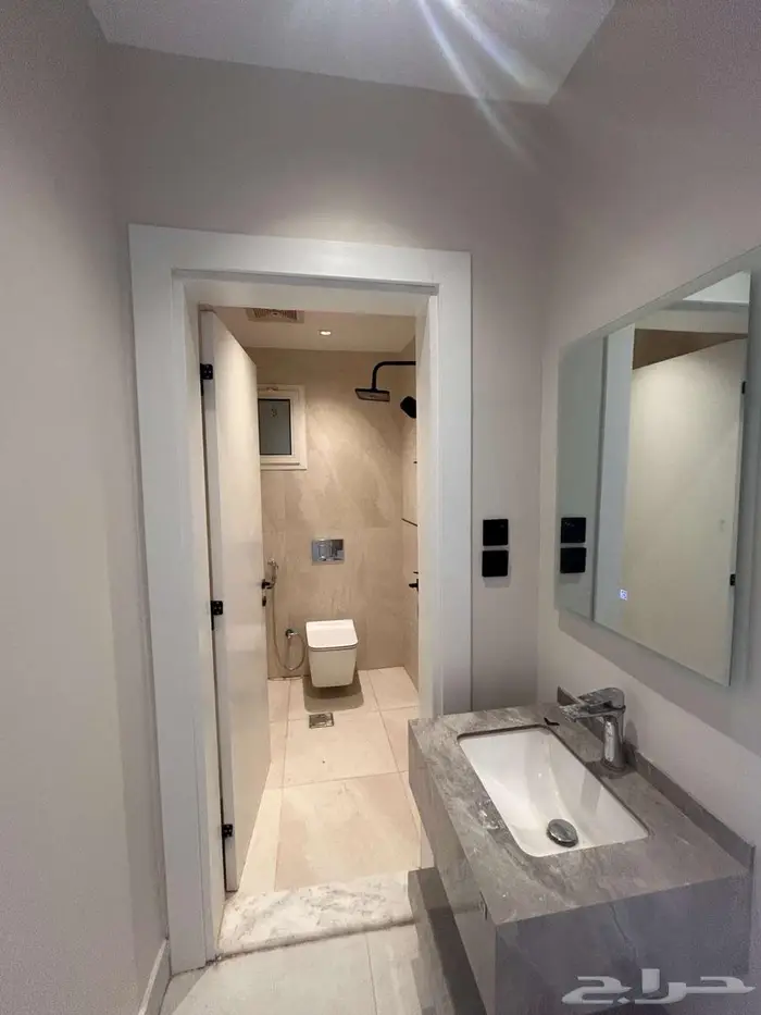 شقة مجددة بالكامل للإيجار السنوي 15