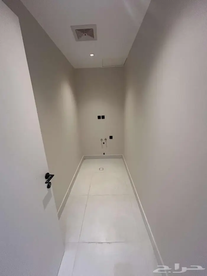 شقة مجددة بالكامل للإيجار السنوي 10