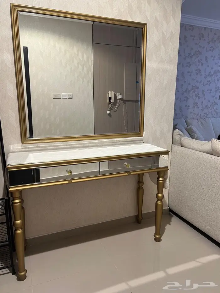 مدخل زجاج. مستخدم نظيف 0