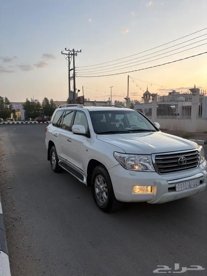للبيع لاندكروزر 2011 8سرندل 60 عام 1