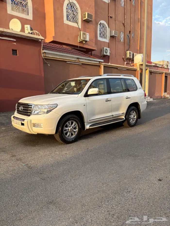 للبيع لاندكروزر 2011 8سرندل 60 عام 12