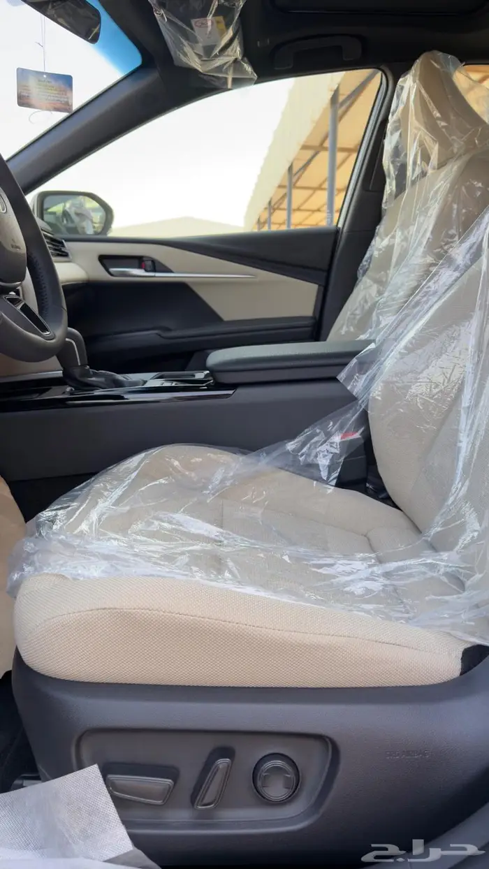 تويوتا كامري 2025 LE سعودي تيتانيوم 45