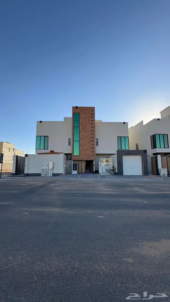 شقة دور ثاني للبيع حي الرحمانية ( مصعد مطبخ راكب سطح داخلي ) 0