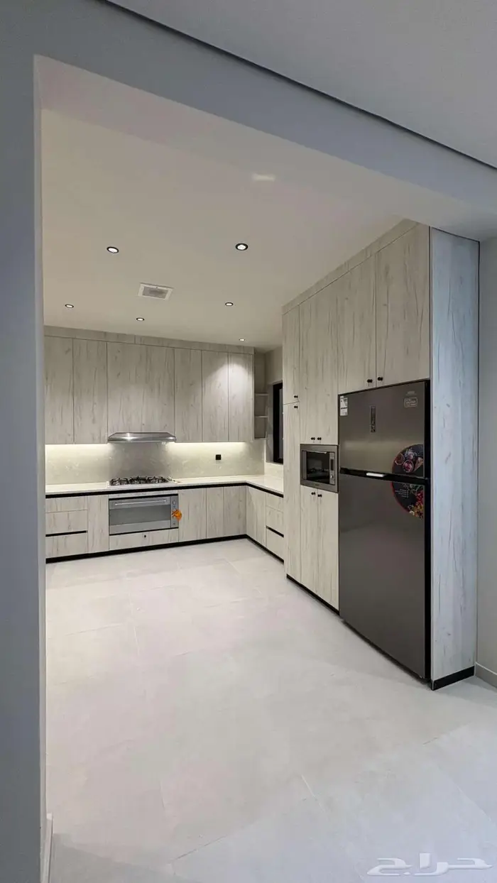 شقة دور ثاني للبيع حي الرحمانية ( مصعد مطبخ راكب سطح داخلي ) 9