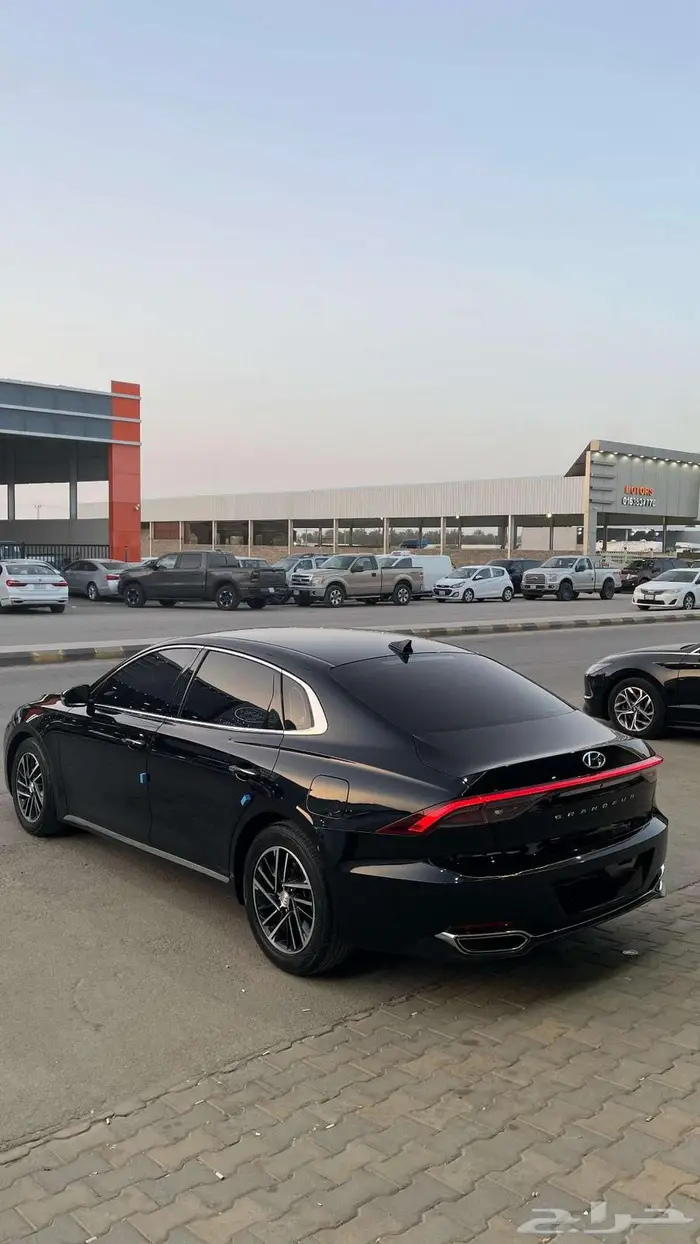 هونداي ازيرا 2020 بنزين عداد 141000 5