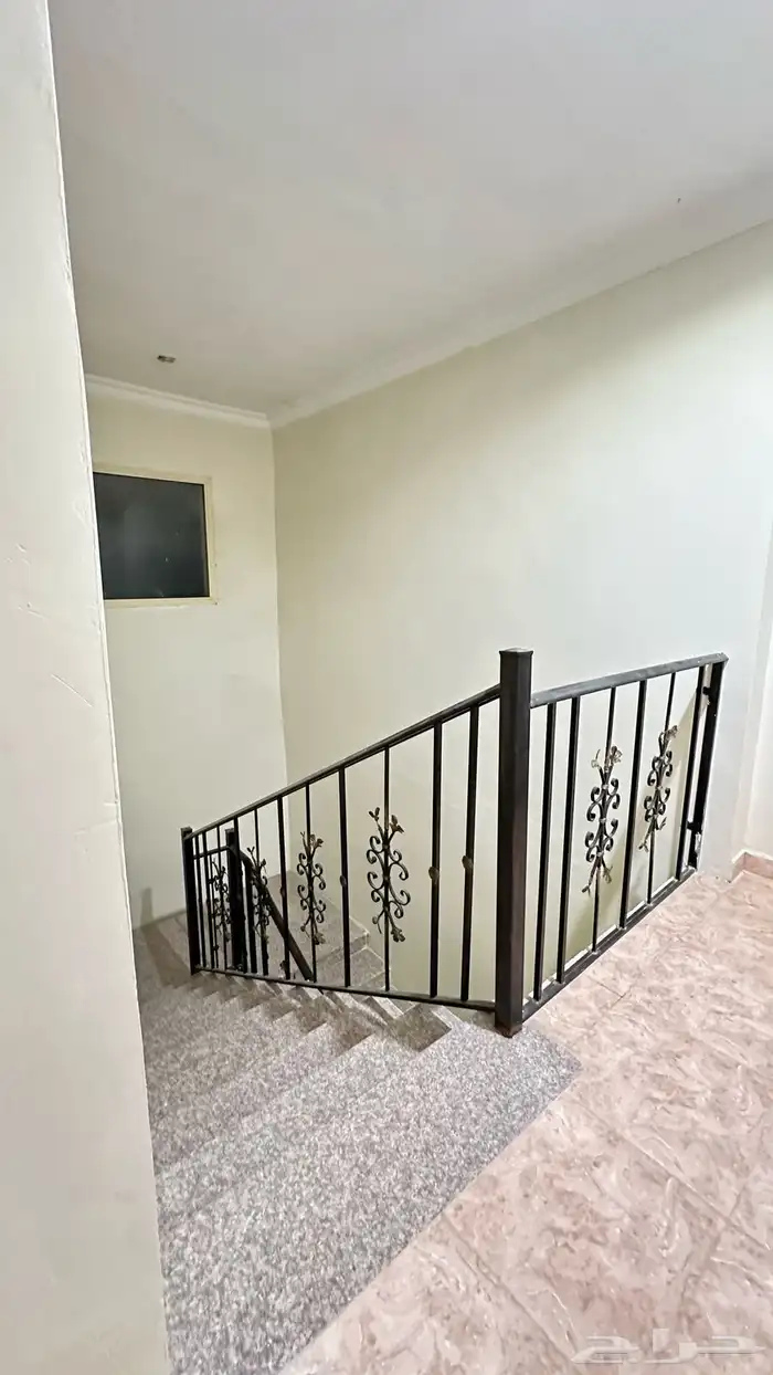 للبيع دبكس دورين حي بدر يوجد صانصير بالعمارة550الف 4