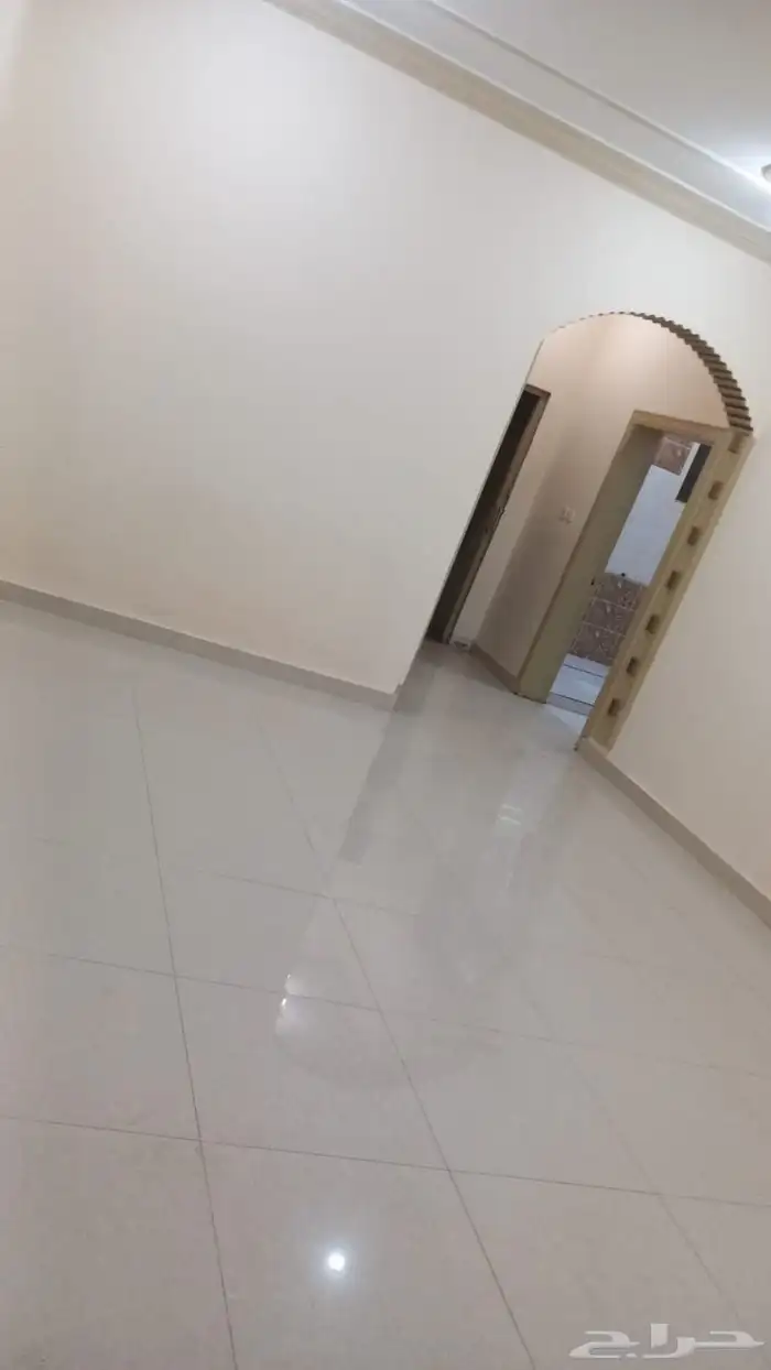 للايجار شقة علوية بحي الياسمين 2