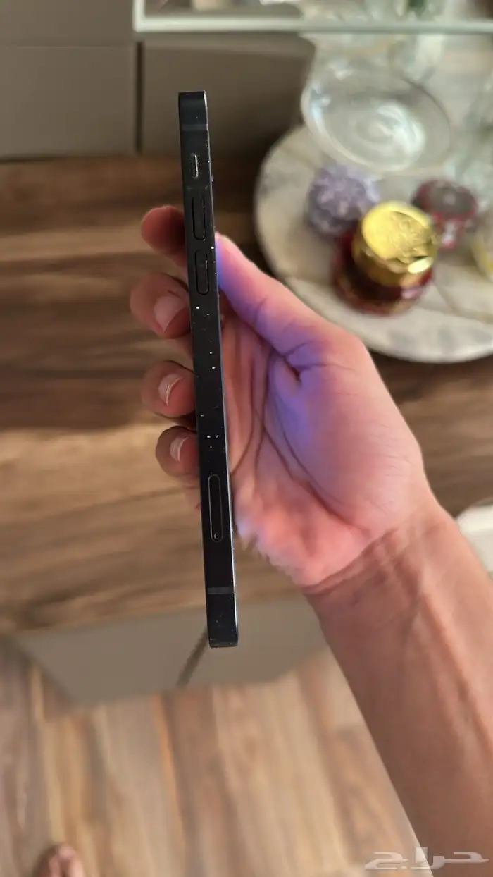 ايفون 12 العادي بيع مستعجل مع شاحن وفيش 3