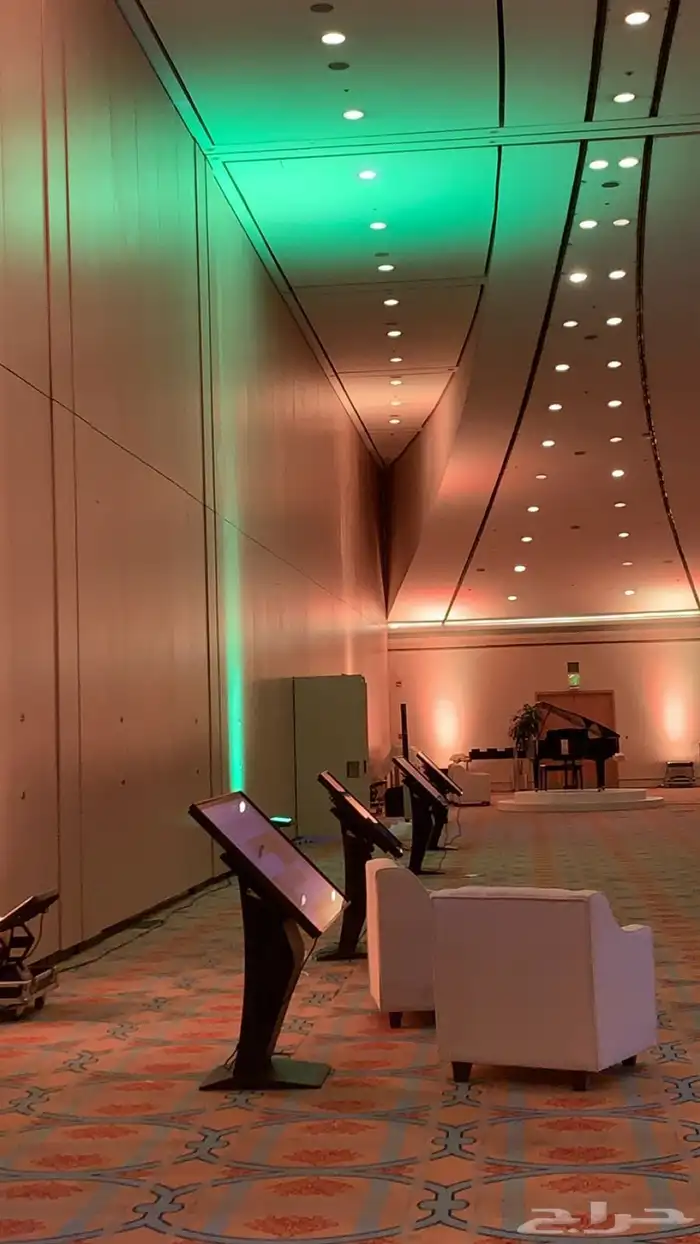 شاشات وبوثات 7