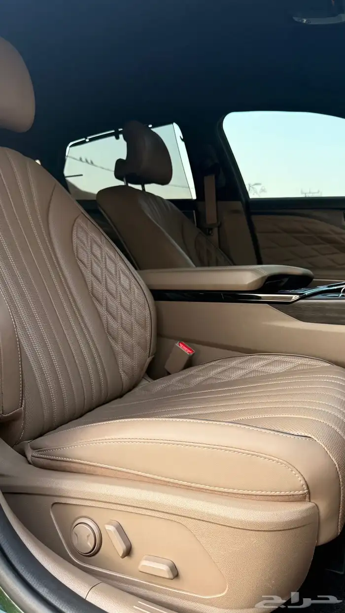 كيا K8 2023 ( بنزين) v6 فل كامل بحالة الوكاله 19