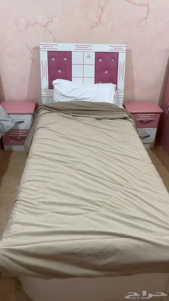 دولاب ملابس كبير و ثلاث اسره و تسريحه 2