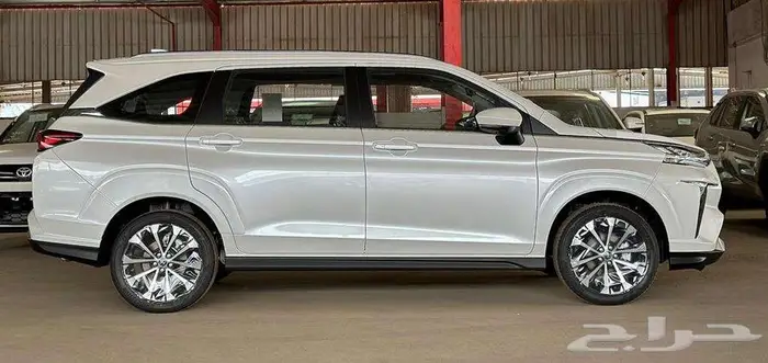 تويوتا فيلوز GLX موديل 2025 الاقل سعرا 3