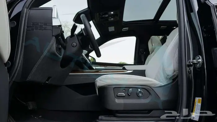 كاديلك اسكاليد 600 Sport Platinum 2025 اصفار مع ضمان 8