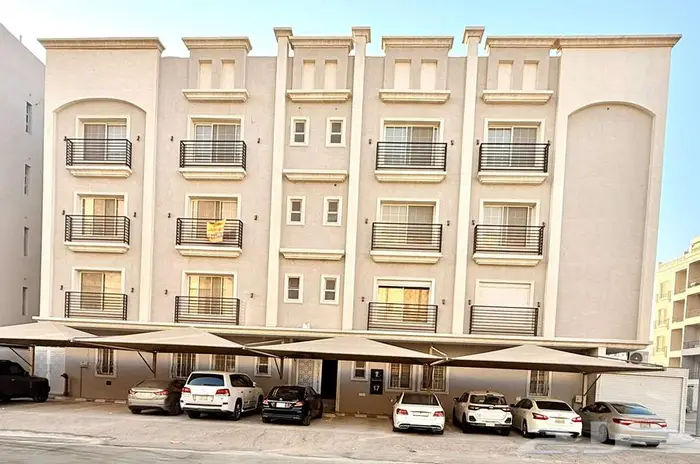 للبيع شقه ارضيه 5 غرف وصاله بالحمرا الخبر 0