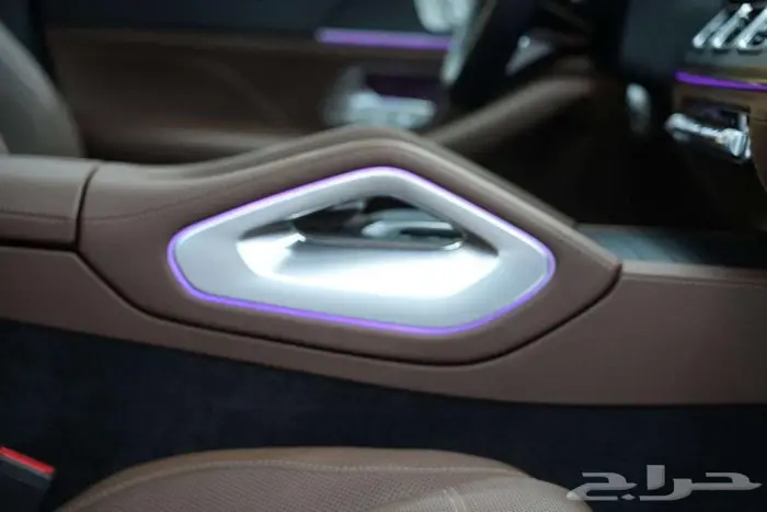 مرسيدس GLS 450 بريميوم بلس موديل 2026 أصفار خليجي أسود بني 10