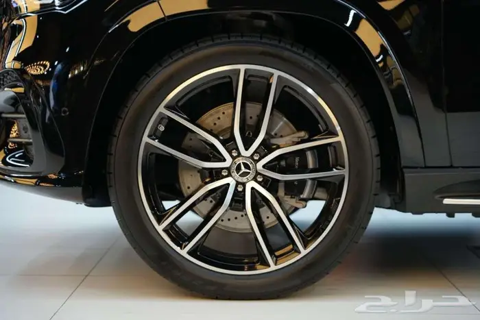 مرسيدس GLS 450 بريميوم بلس موديل 2026 أصفار خليجي أسود بني 18
