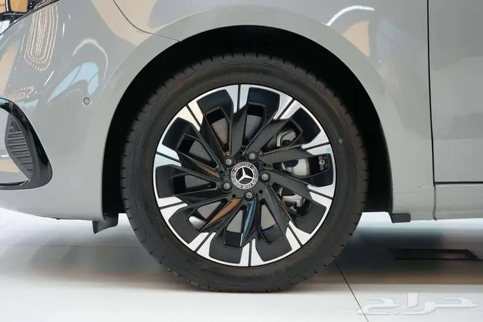 مرسيدس V 300 موديل 2026 أصفار خليجي رمادي ألبين أبيض 19