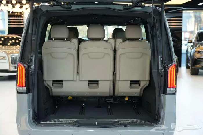 مرسيدس V 300 موديل 2026 أصفار خليجي رمادي ألبين أبيض 18