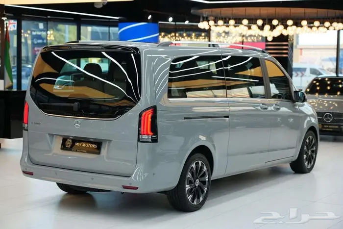 مرسيدس V 300 موديل 2026 أصفار خليجي رمادي ألبين أبيض 3