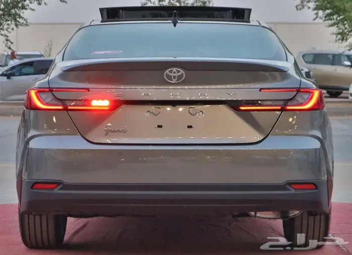 تويوتا كامري جميع المواصفات هايبرد وبنزين اقل سعر بجده 4